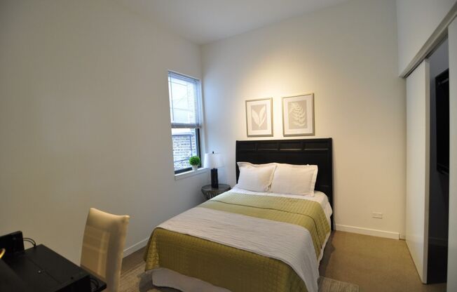 1 bed, 1 bath, 700 sqft, $2,350, Unit 402