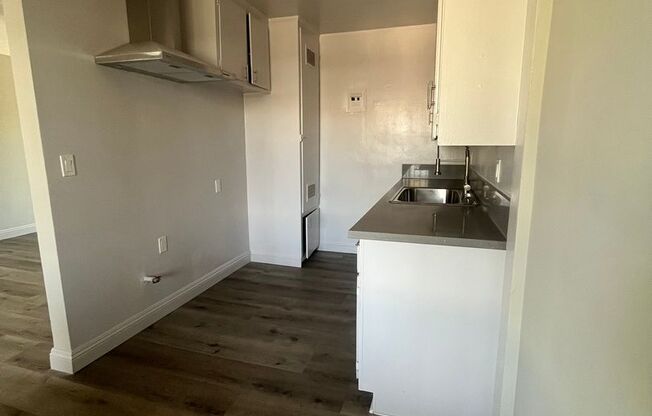 1 bed, 1 bath, $2,000, Unit 09