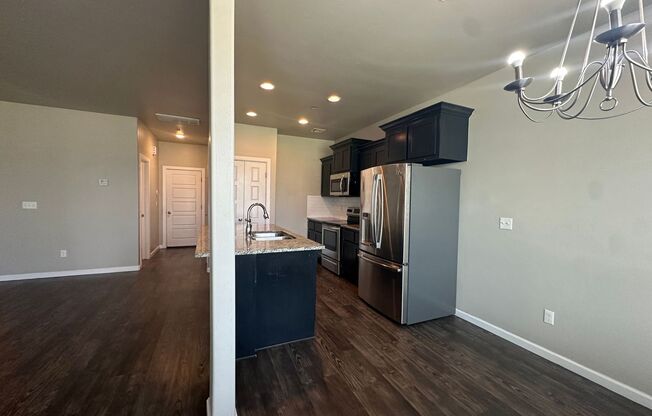 3 beds, 2.5 baths, $1,565