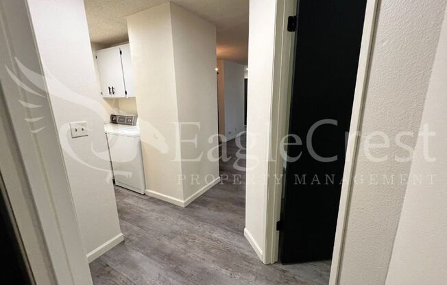 2 beds, 1 bath, $1,050, Unit 1027H