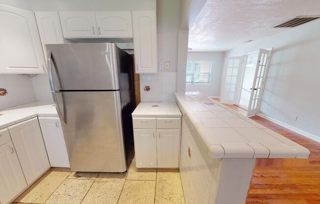 4 beds, 2.5 baths, $2,100