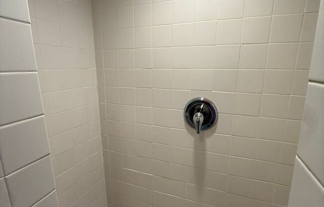 2 beds, 2 baths, 1,303 sqft, $2,200, Unit New King Edward  301