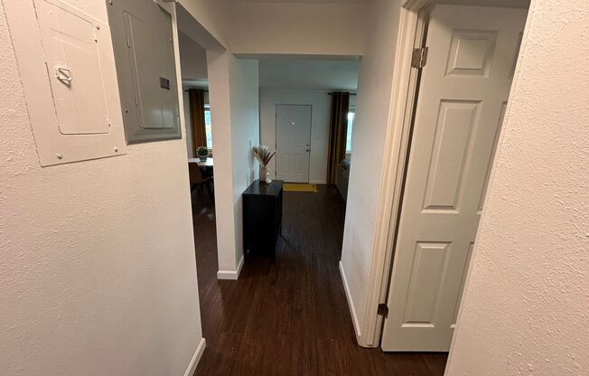 2 beds, 1 bath, $1,695, Unit Unit 4