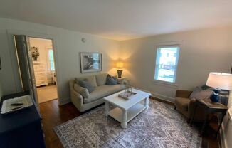 1 bed, 1 bath, $1,200, Unit 213 Oakwood