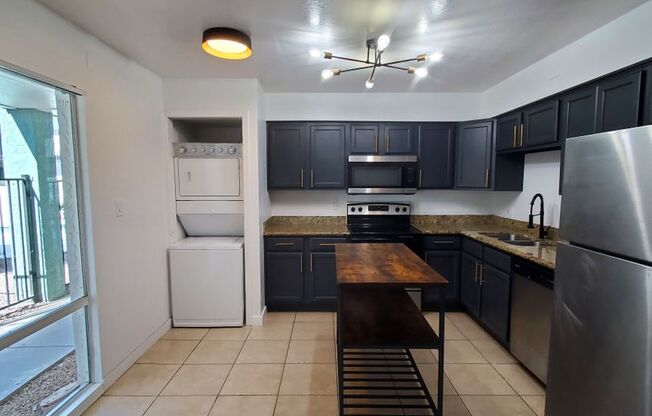 2 beds, 1 bath, 850 sqft, $1,395, Unit 114