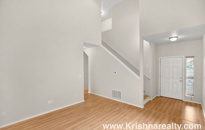 Gorgeous 3BD* 2.5BA* Located in Autumn Meadows Community *SPECTACULAR LOCATION* & *GREAT BACKYARD!*