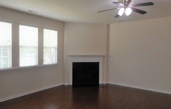 3 beds, 2.5 baths, $2,545