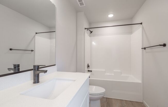 2 beds, 1.5 baths, 921 sqft, $1,795, Unit 103