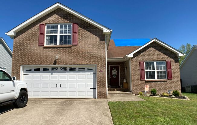 $1800 3 Bedrooms 2.5 Bath Brick Home with a bonus room!