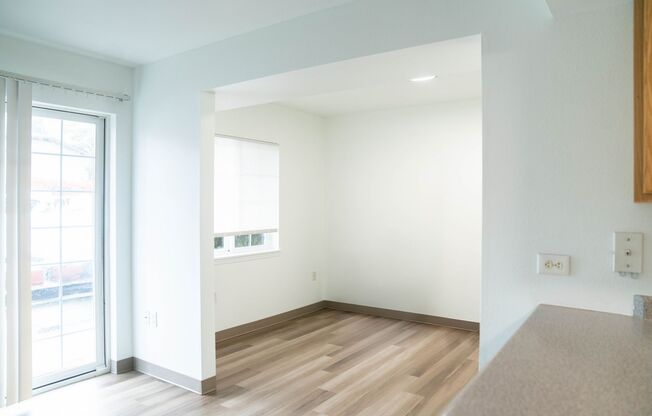 2 beds, 1 bath, 800 sqft, $1,750, Unit 203-2604 South Campus Place