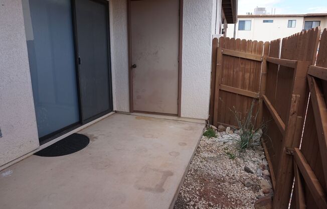 3 beds, 2 baths, $1,175, Unit Unit A