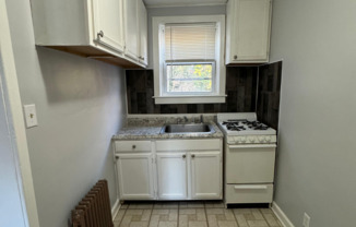 1 bed, 1 bath, $1,100, Unit 4110 Audrey Ave - Unit 2