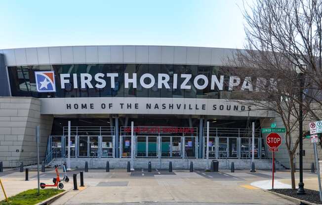 the entrance to first horizon park at home of the sound