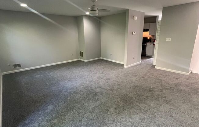 2 beds, 1 bath, 1,580 sqft, $3,149, Unit 12