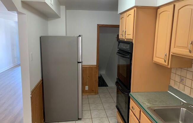 4 beds, 1 bath, $1,950