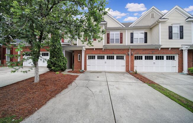 Beautiful Three Bed Two and Half Bath Townhome in South Charlotte!