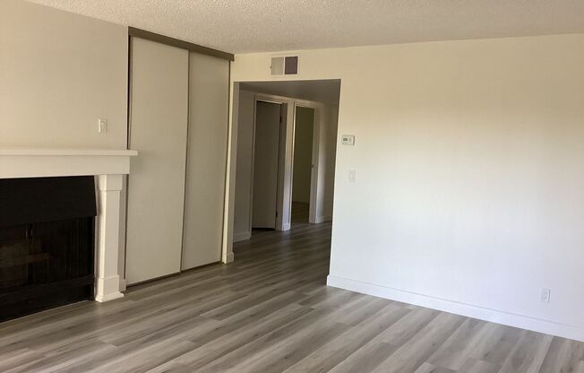 REMODELED UNIT IN THE LOVELY SKYLINE VILLA CONDOS OFF OF SKYLINE - NICE CITY AND MOUNTAIN VIEW FROM BALCONY