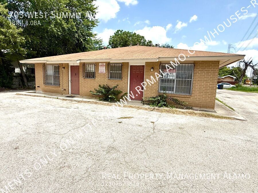 703 West Summit Ave