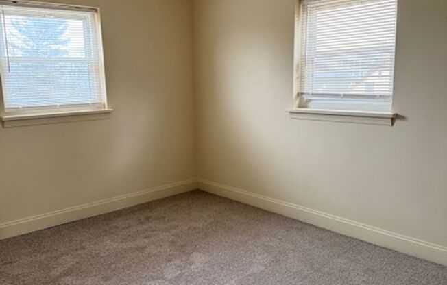 1 bed, 1 bath, $995, Unit 0027BTH