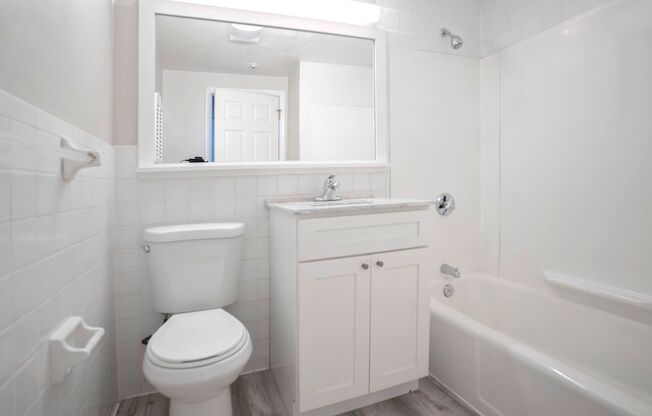 2 beds, 1 bath, 1,050 sqft, $2,600, Unit 71-2