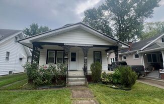 Welcome to this charming 2-bedroom, 1-bathroom house located in Toledo, OH.