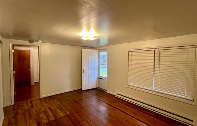 2 beds, 1 bath, $1,125