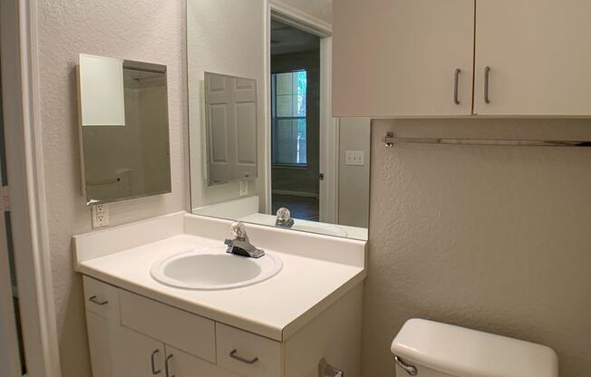 2 beds, 2 baths, $1,850, Unit Unit 240