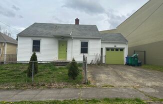 Charming 2 Bedroom Home with a Large Fenced-in Backyard!