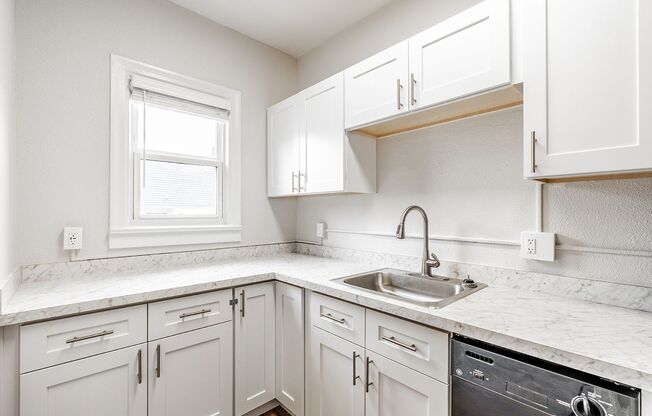 Studio, 1 bath, 348 sqft, $1,237, Unit 309