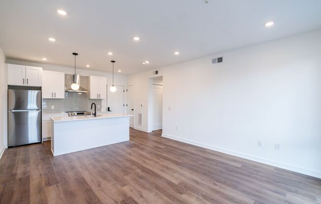 1 bed, 1 bath, 650 sqft, $1,450, Unit 302