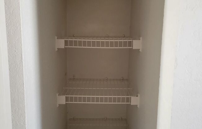 2 beds, 1 bath, 792 sqft, $850