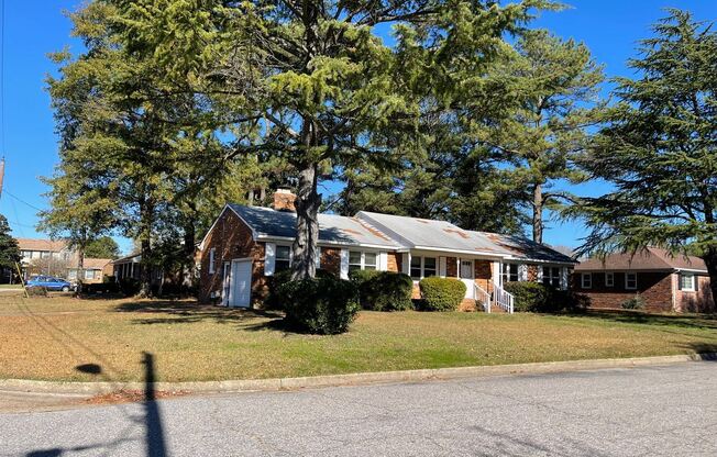 456 Crown Crescent