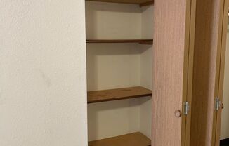 Studio, 1 bath, $625, Unit 1502-07