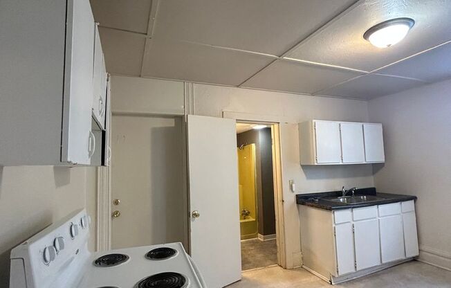 1 bed, 1 bath, 600 sqft, $749, Unit Unit 2