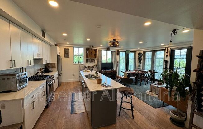 1245 N Pierce St #2