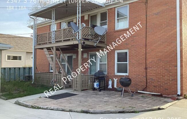 2347 S 76 ST UPPER S
