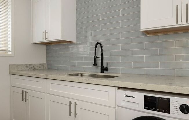 1 bed, 1 bath, 780 sqft, $1,695, Unit Hamrick 204