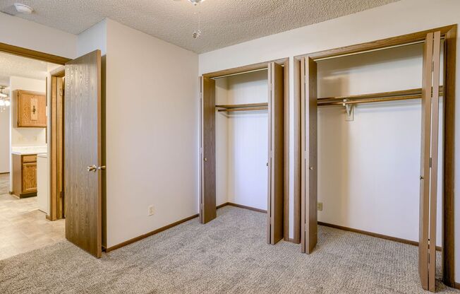 1 bed, 1 bath, 750 sqft, $750, Unit 5140 S 48th #15