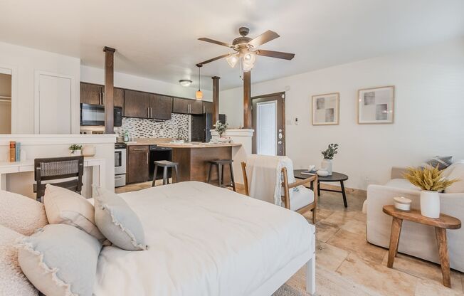 Studio, 1 bath, 435 sqft, $725, Unit 1070