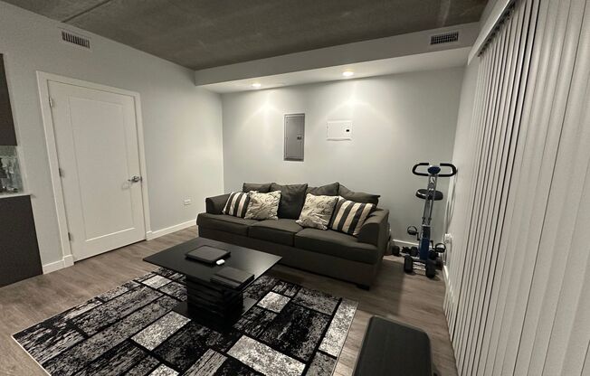 1 bed, 1 bath, 583 sqft, $2,300, Unit 506