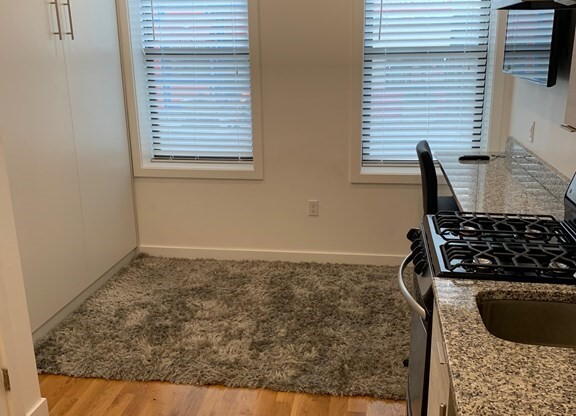 Studio, 1 bath, 999 sqft, $1,550, Unit 23