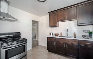 32 Esperanza Ave.