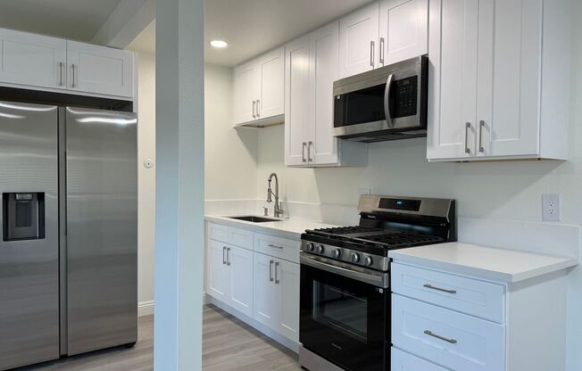 1 bed, 1 bath, 525 sqft, $1,925, Unit 9165-9