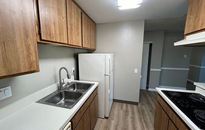 2 beds, 1 bath, 980 sqft, $2,435, Unit 001