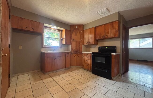 2 beds, 1 bath, $950