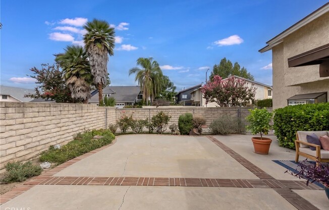 4 beds, 3 baths, 3,229 sqft, $5,600