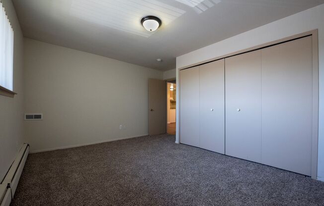 2 beds, 1 bath, 950 sqft, $950, Unit 6520-301