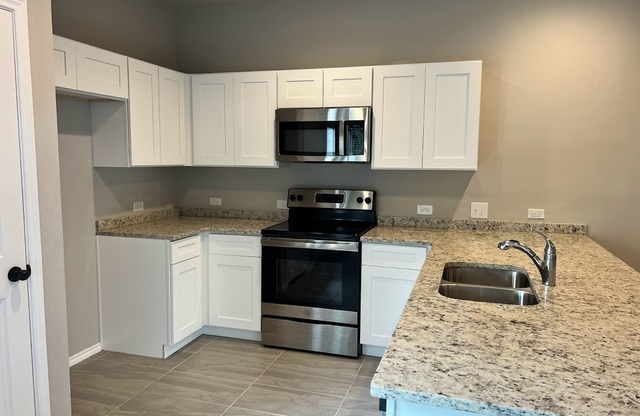 4122 SWANS LNDG