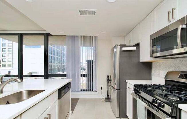 2 Bedroom 2 Bathroom Modern Condo at The Lexicon, NoMa Neighborhood, Modern Appliances, Covered Parking Space Included, Concierge Services
