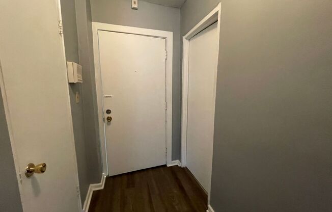 1 bed, 1 bath, $995, Unit 215